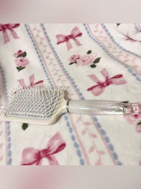 Hair Brush White Iridescent